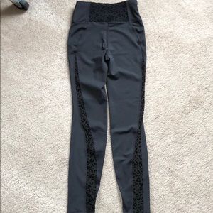 🌵NWOT Avia workout tights